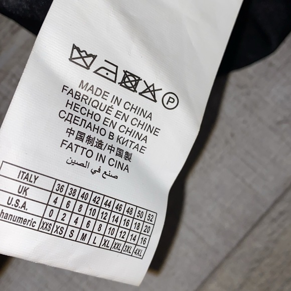 BCBG black bodycon ruched dress size 38 - Picture 10 of 11